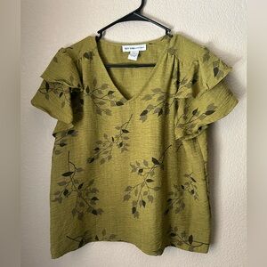 New York & Company Green Leaf Print Blouse